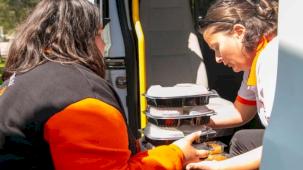 İzmir'de taziye evlerine yemek hizmetine başladı