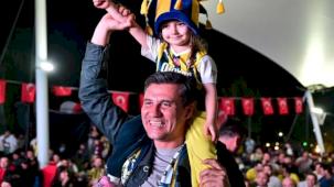 Manisalılar finali Başkan Zeyrek'le izledi