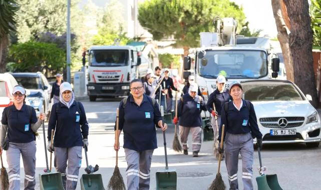 İzmir Narlıdere'de mahalle mahalle temizlik seferberliği... Mahalle temizlik timi iş başında