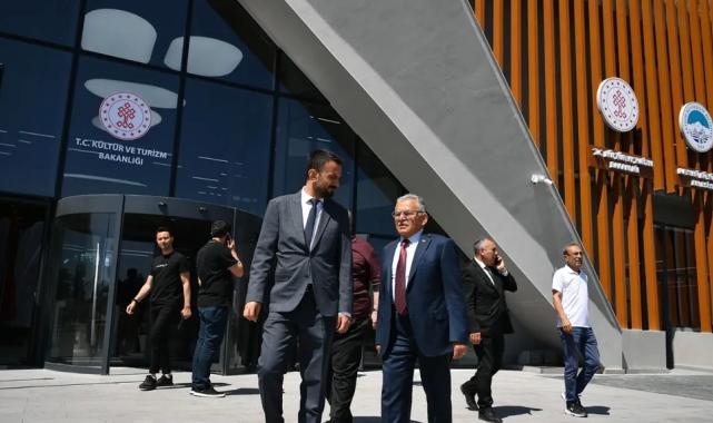 Kayseri İl Halk Kütüphanesi kapılarını açıyor