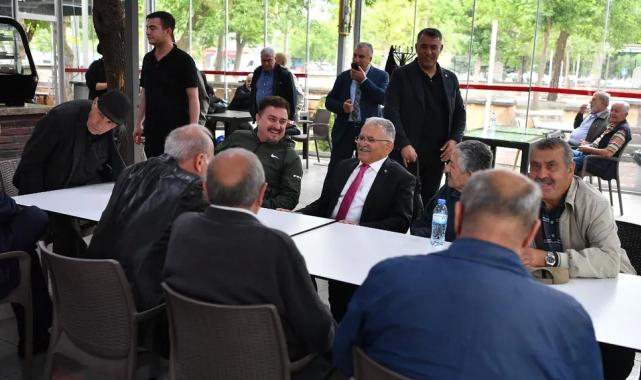 Memduh Büyükkılıç KAYTUR Kahve'de vatandaşla buluştu