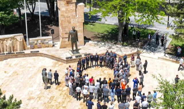 Sivas'ta Atatürk Anıtı yeni yüzüyle halkla buluştu