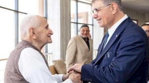 İzmir'de Başkan Tugay'dan bayram öncesi ziyaretler