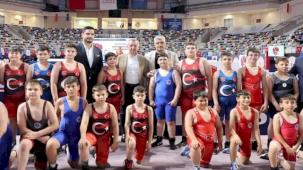 Kocaeli’de uluslararası güreş turnuvası coşkusu