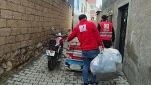 Mardin Kızılay'dan 420 aileye bayramlık hediyesi
