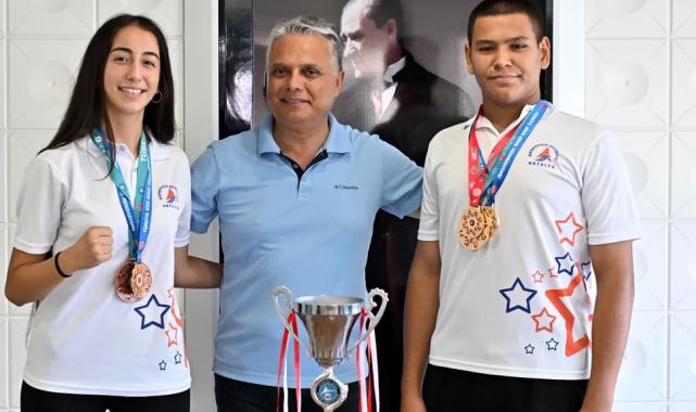 Antalya Muratpaşa'nın altın yumrukları