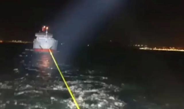 Çanakkale Boğazı'nda arızalanan gemi kurtarıldı