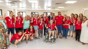 Başkan Tugay Engelli Çalışmaları Merkezi’ni ziyaret etti