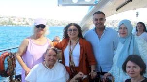 Darülaceze sakinlerinin İstanbul'da Boğaz keyfi