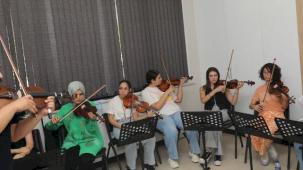 Konya'da Karataylı gençler yazı dolu dolu geçiriyor