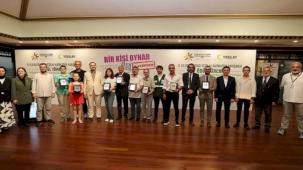 Yeşilay'ın 9'uncu Uluslarası Karikatür Yarışması'nda ödüller sahiplerini buldu