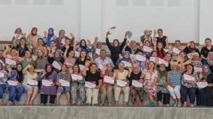 “Yüzme Bilmeyen Kalmasın” projesinde kadınlar sertifikalarını aldı