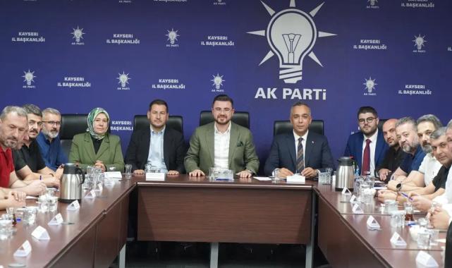 AK Parti Kayseri'de 7 istifa krizi!