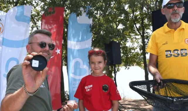 Balıkesir'de amatör balıkçılar hünerlerini sergiledi
