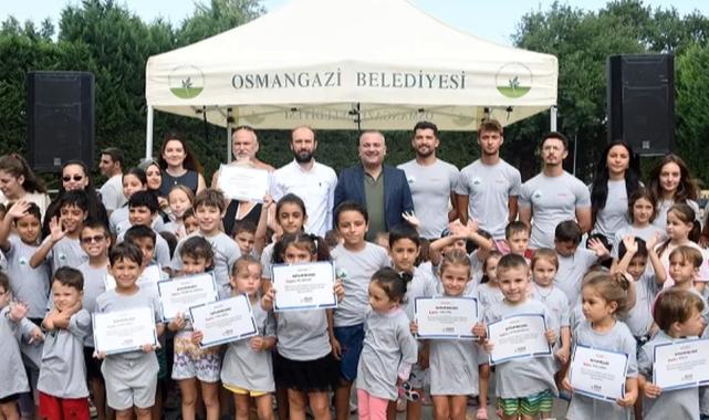 Bursa Osmangazi’de minikler yaz tatilinde yüzmeyi öğrendi