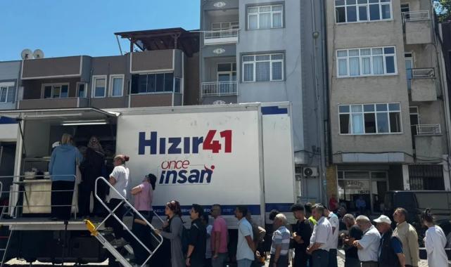 Hızır 41, Sındırgı’da depremzedelerin yanında
