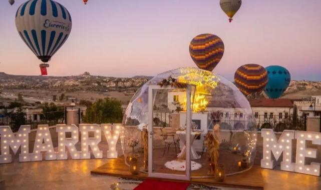 Kapadokya’da romantik teklifler turizme yeni soluk getiriyor