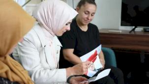 Bakan Göktaş, Erdoğan'ın mektubunu Yalova'da şehit ailesine ulaştırdı