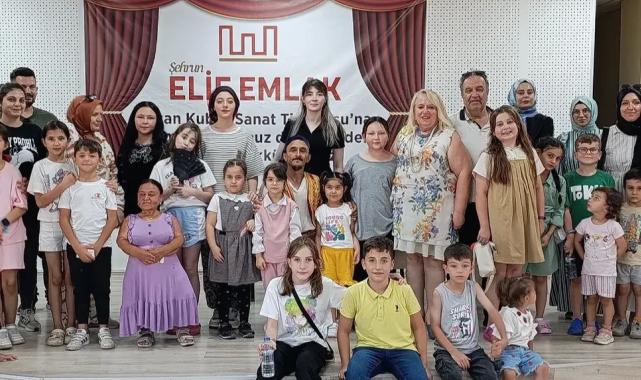 'Yağmur Hanım’ın Konağı' dakikalarca ayakta alkışlandı