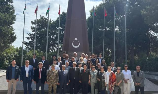 Bakü'de Türk şehitleri unutulmadı
