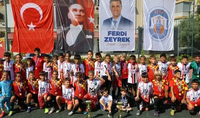 Efes Selçuk’ta Ferdi Zeyrek müsabakaları futbolseverleri buluşturdu