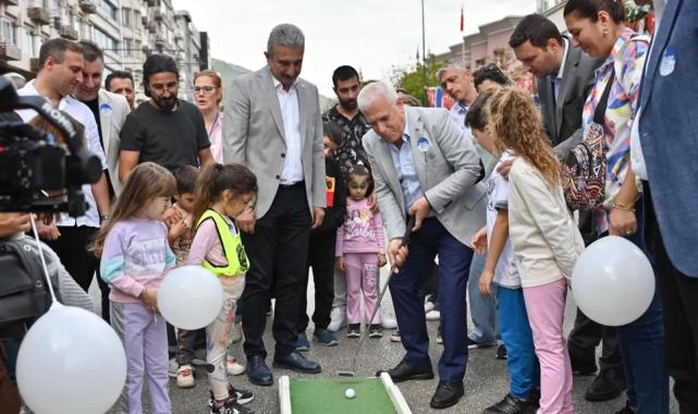Haydi çocuklar, Heykel'de buluşuyoruz