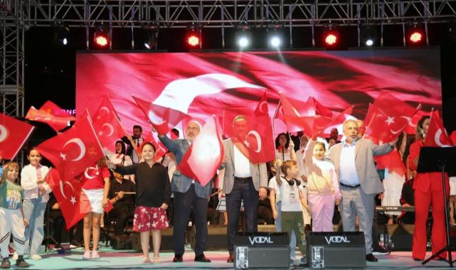 Kayseri Talas'ta Zafer Haftası türkülerle şenlendi