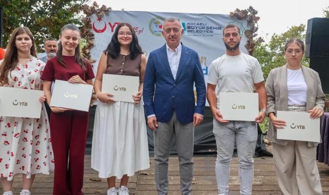 Kocaeli'de Başkan Büyükakın, soydaş gençlerle buluştu