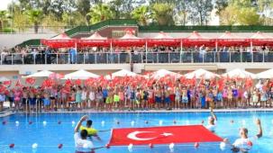 İzmir Çiğli'den yüzme şenliği ve madalya töreni