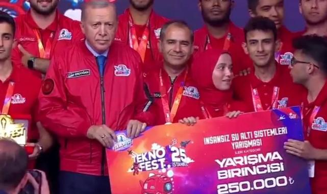 Teknofest 2025’te gençlere övgü: Sizler ülkemizin aydınlık geleceğisiniz!