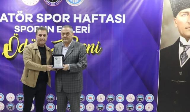 Ağrı'da OGC Genel Başkanı Nihat Aydın’a 'sporun enleri' ödülü