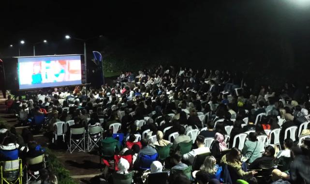 Bursa'da açık havada sinema keyfi