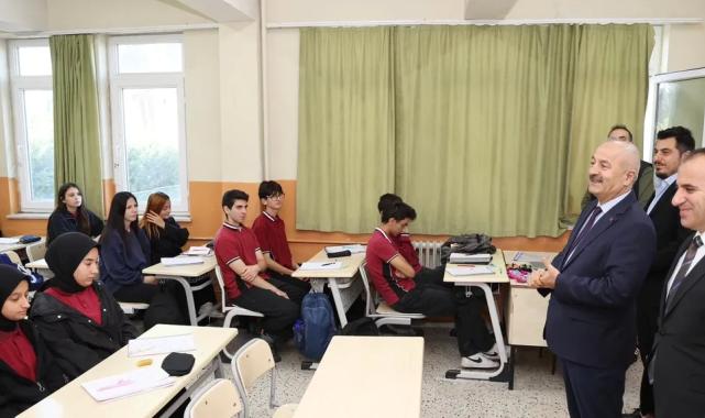 Gebze'de Başkan Büyükgöz'den okullara ziyaret