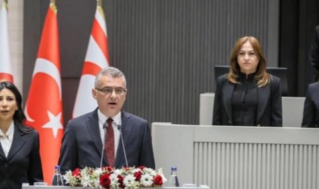 KKTC'de Erhürman göreve başladı...
