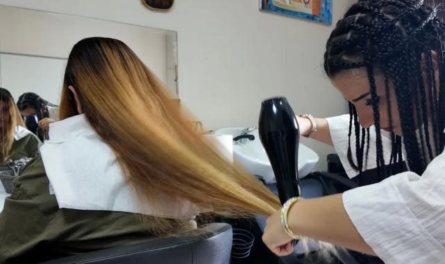 Kocaeli'de en özel kuaförler yeteneklerini anneleriyle paylaştı