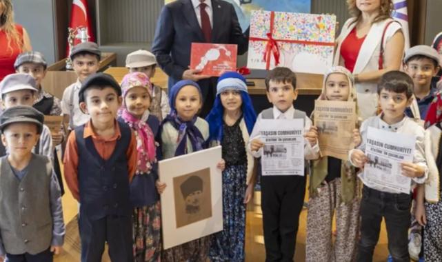 Mersin'de miniklerden Cumhuriyet coşkusu