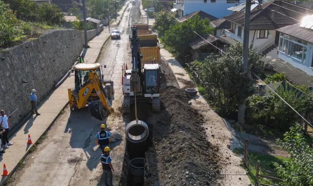 Sakarya Akyazı'nın altyapısı için 6 ekip çalışıyor