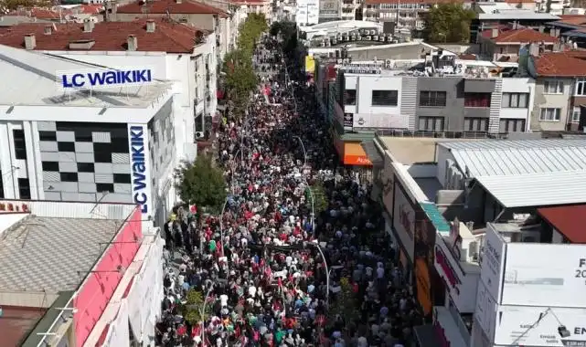 Sakarya’da binlerce kişi ‘Özgür Filistin’ için yürüdü