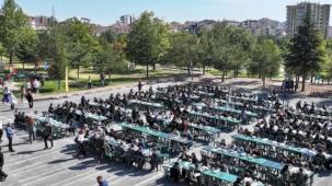 Ahmet Çolakbayrakdar'dan gençlerle 'Kocaburger' sohbeti