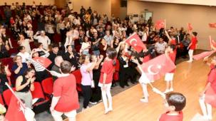 Çiğli'de “O’nun Sayesinde” duygu dolu anlar yaşattı