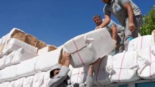 Denizli'de yangınzedelere yem ve saman desteği