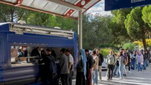 İzmir’de anne eli lezzetinde ücretsiz yemek