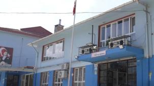 İzmir’in okullarına Büyükşehir eli