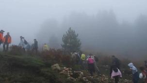 Sakarya'da sisler içindeki Kılıçkaya’da büyüleyici gün