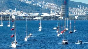 Yelkenler İzmir'de Cumhuriyet coşkusuyla doldu