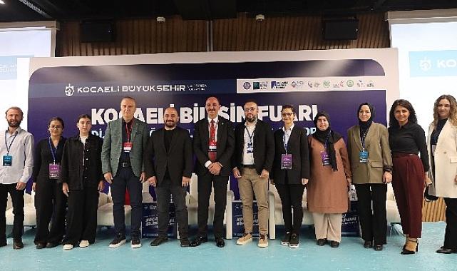 Bilişim Fuarı'nda geleceğin teknolojileri konuşuldu