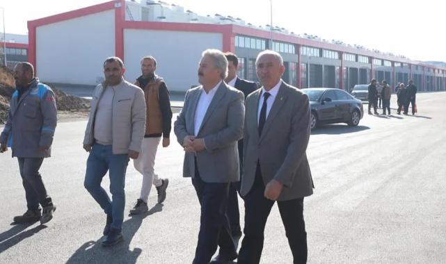 Kayseri Melikgazi'den oto sanayide asfalt mesaisi