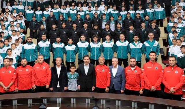 Konya'da Başkan Kılca'dan, futbol takımlarına destek