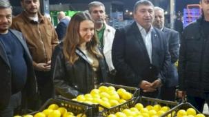 Başkan Vekili Büşra Özdemir’den hal esnafına ziyaret