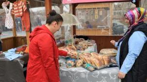 Kayseri Talas'ın Maharetli Eller Kadın Üretici Pazarı'na büyük ilgi